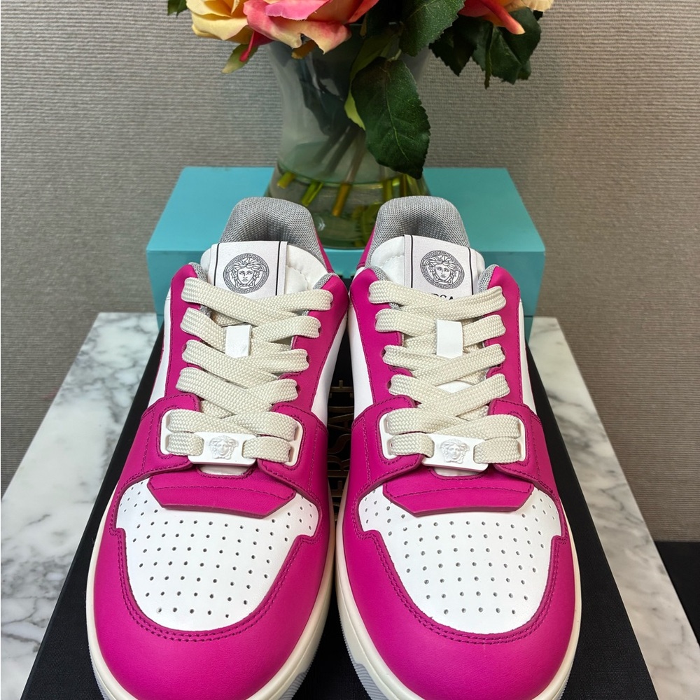 NWT Versace Women’s White & Pink Vitello Leather Sneakers - EU Size 39 = US 9 - Picture 6 of 14